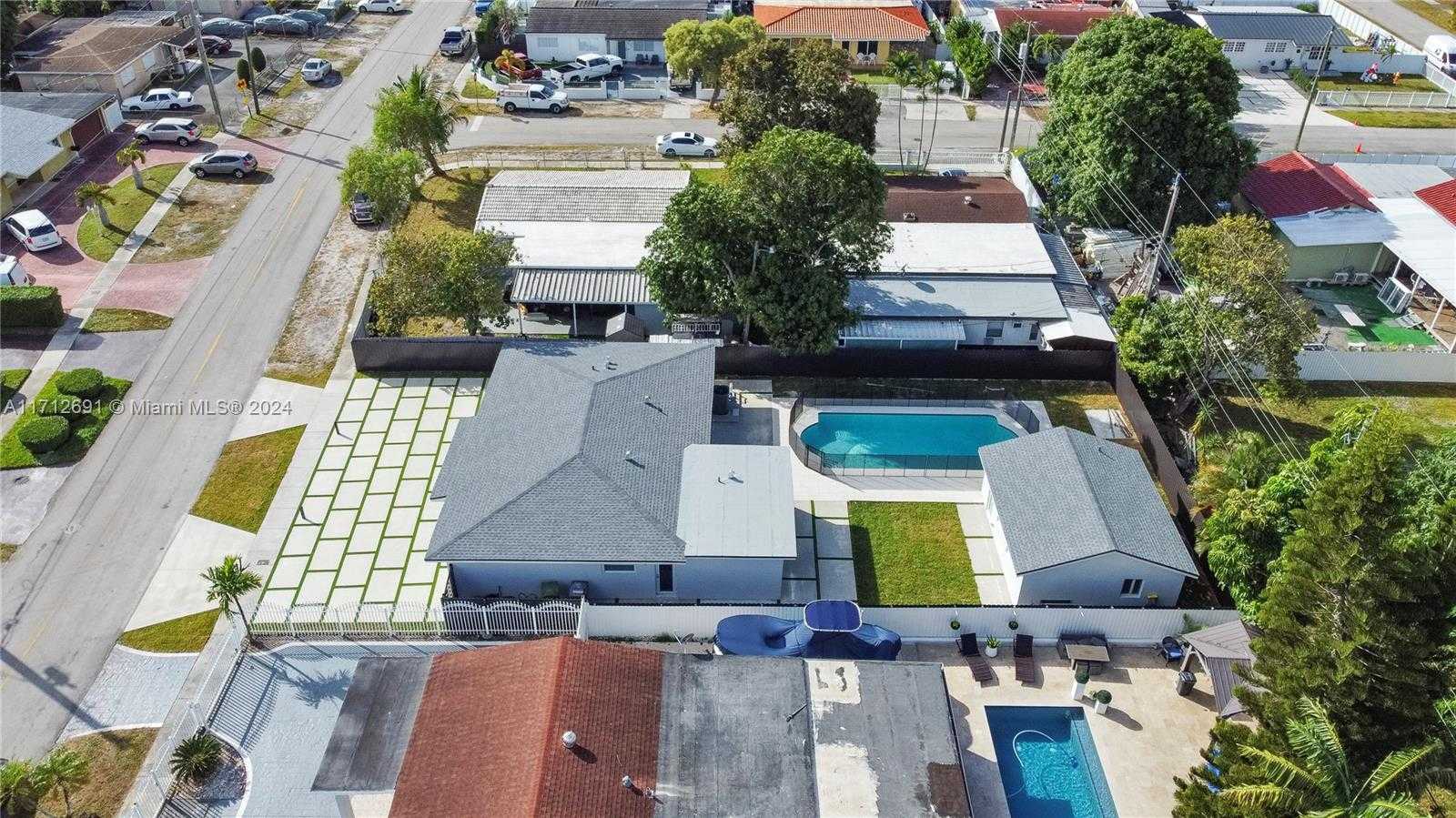 Small Image of 725 EAST 53RD ST, Hialeah Number 32