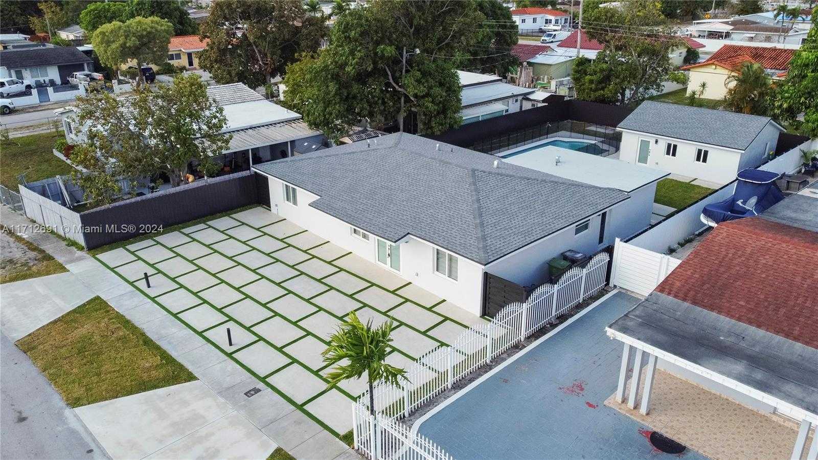 Small Image of 725 EAST 53RD ST, Hialeah Number 35