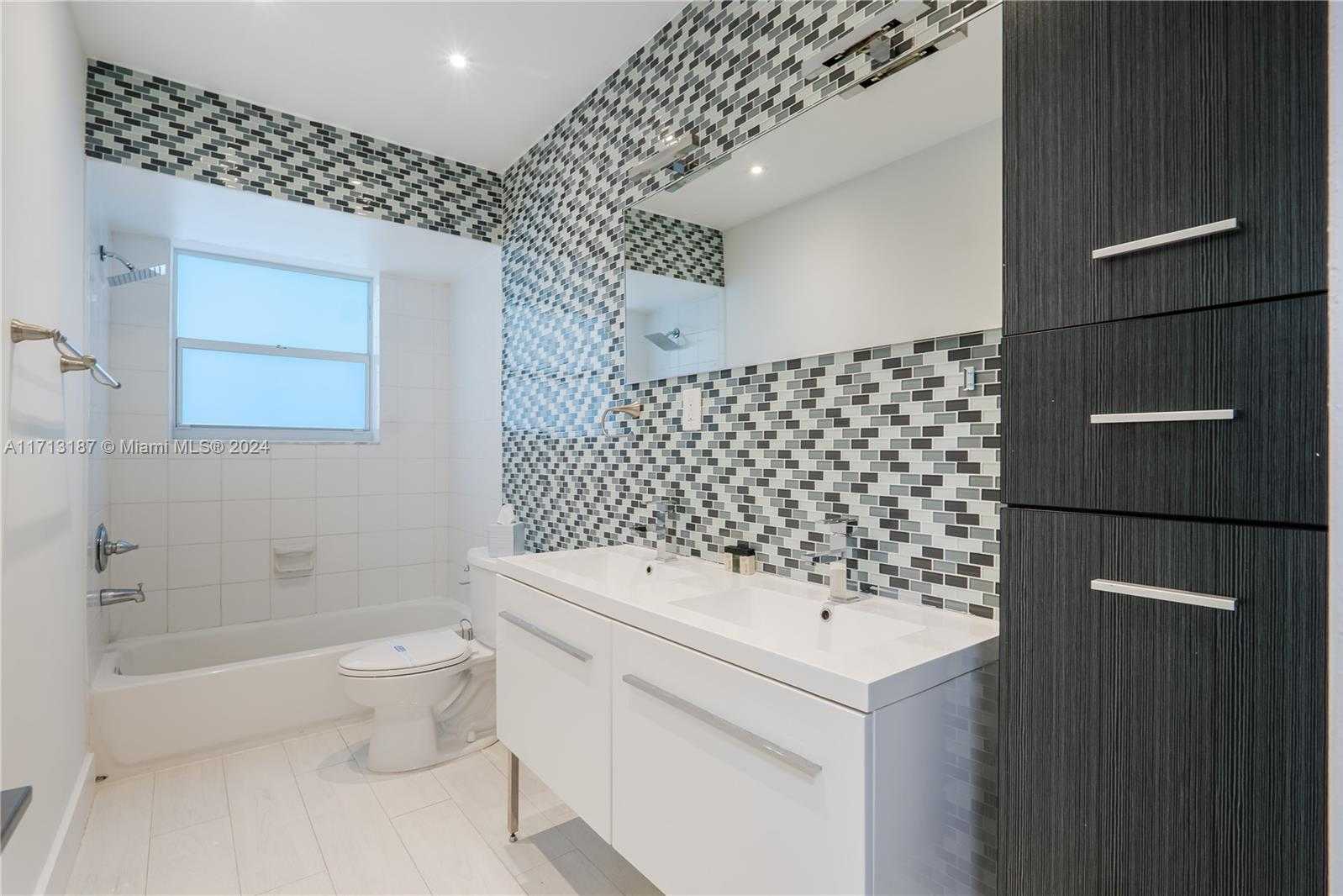 Small Image of 18361 NORTH EAST 7TH CT, North Miami Beach Number 11