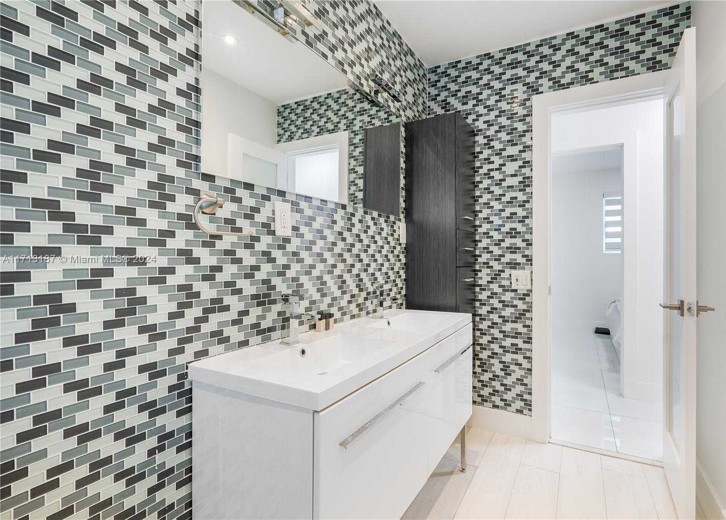 Small Image of 18361 NORTH EAST 7TH CT, North Miami Beach Number 12