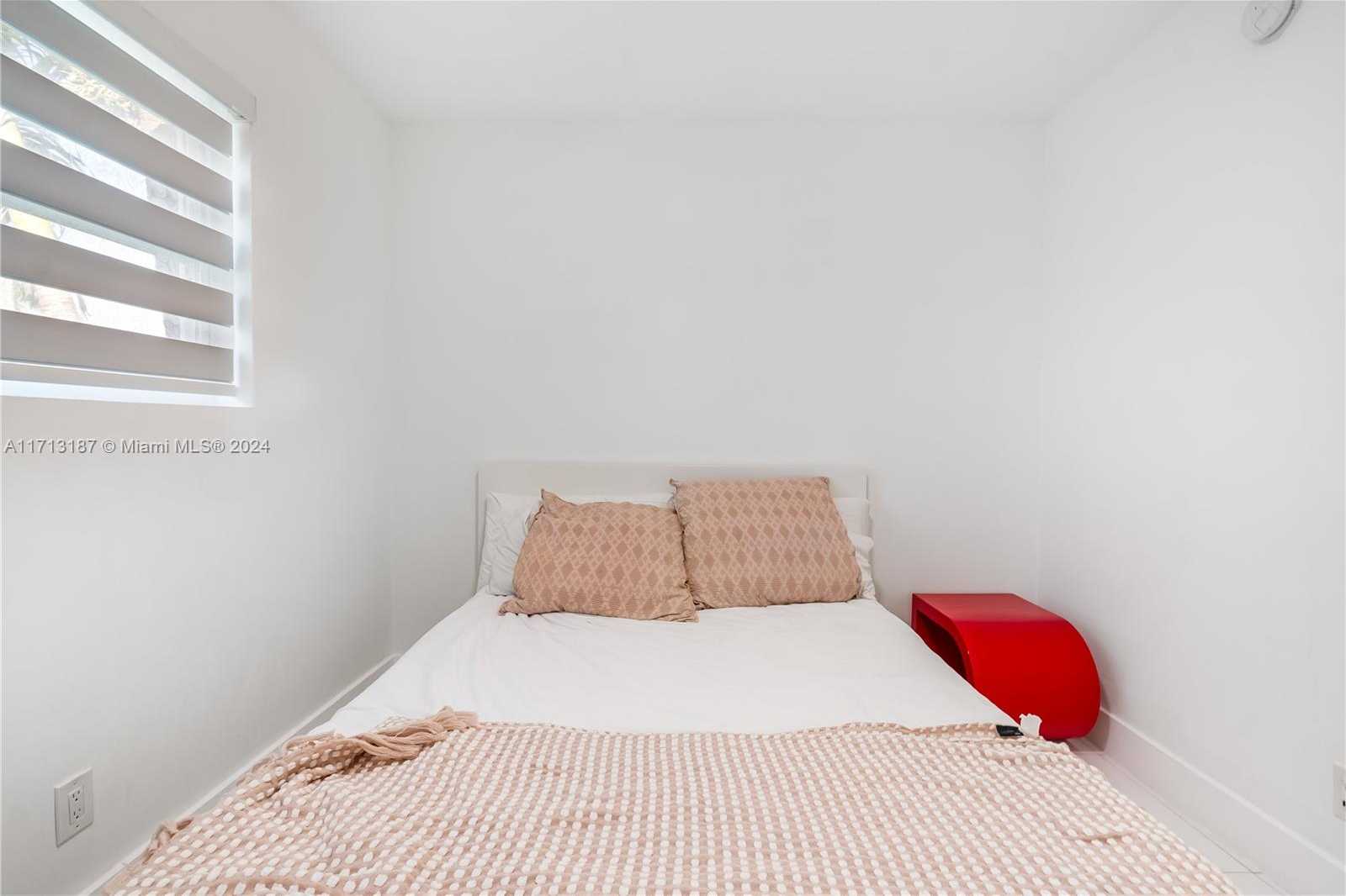 Small Image of 18361 NORTH EAST 7TH CT, North Miami Beach Number 14