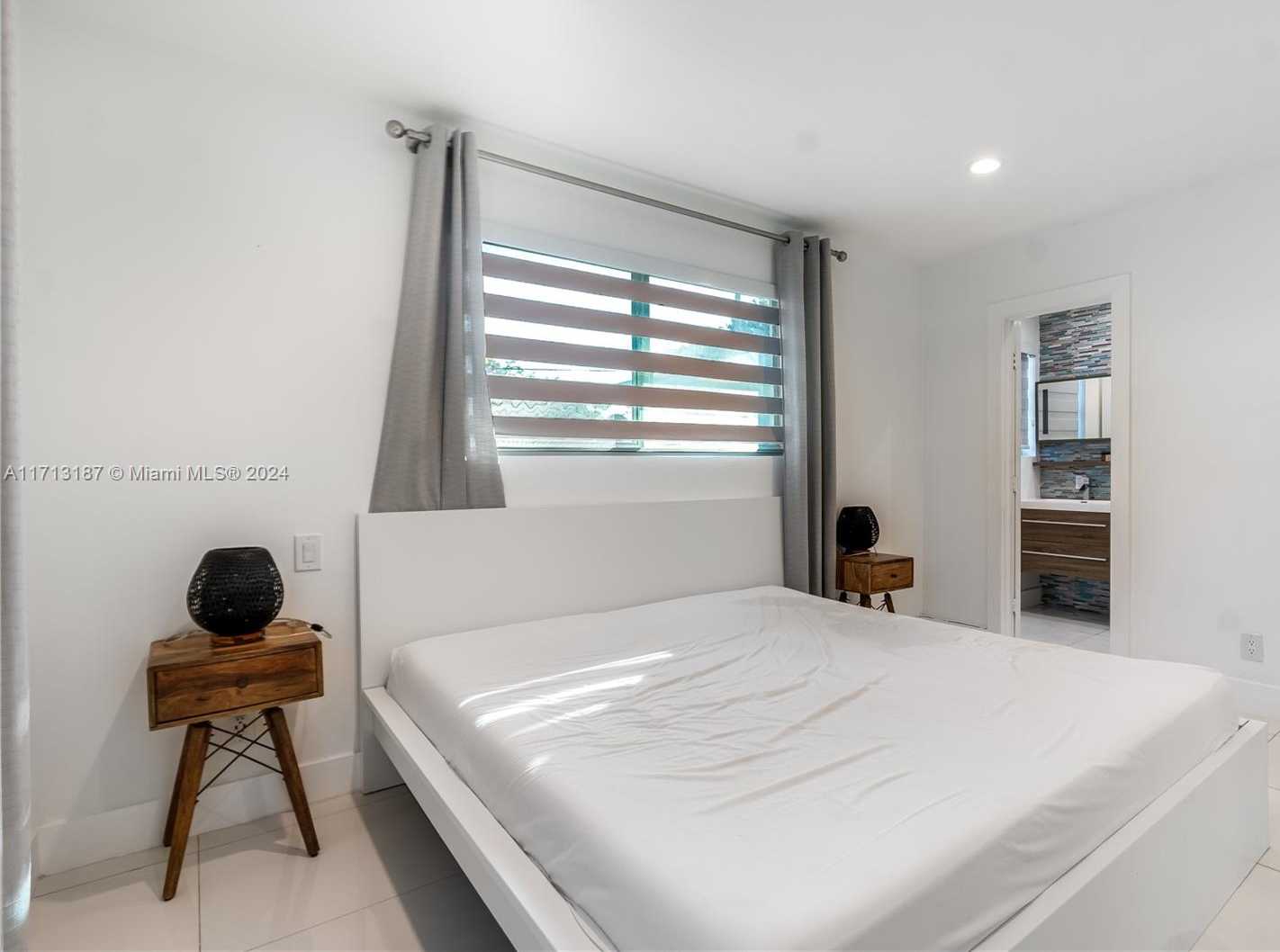 Small Image of 18361 NORTH EAST 7TH CT, North Miami Beach Number 20