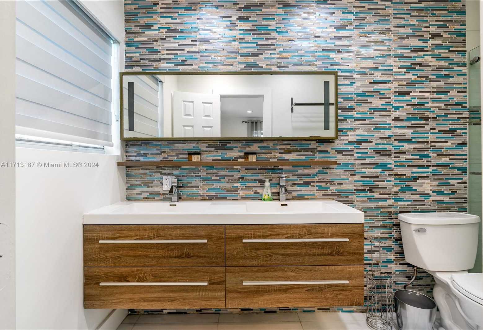 Small Image of 18361 NORTH EAST 7TH CT, North Miami Beach Number 21