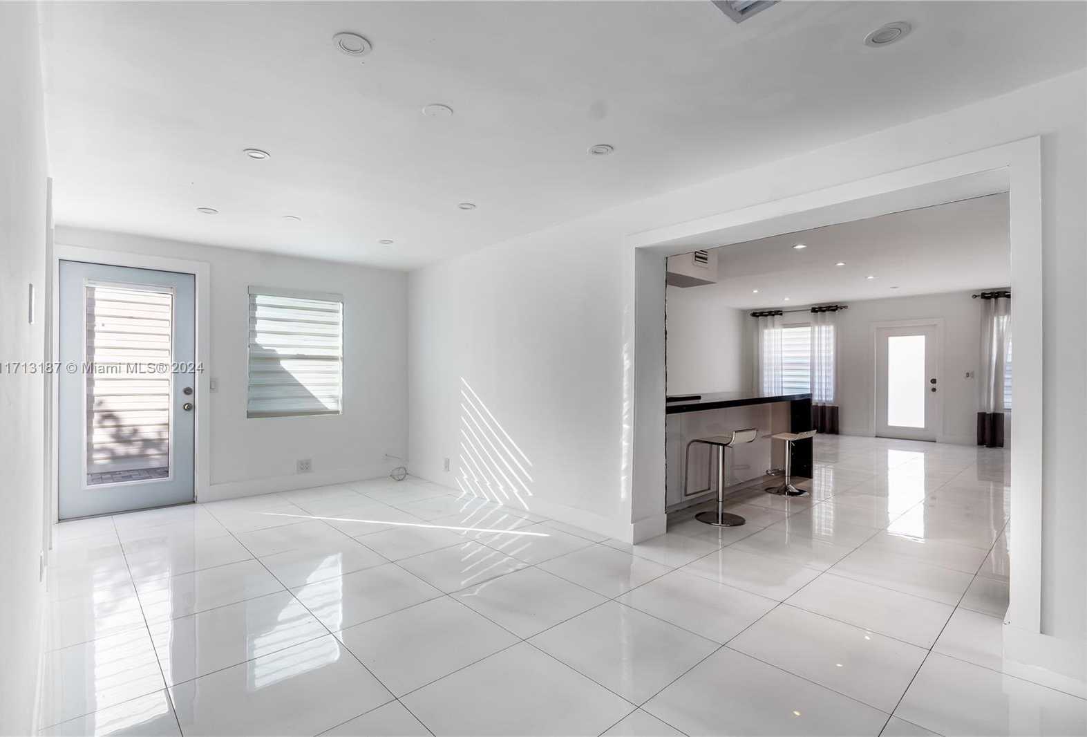 Small Image of 18361 NORTH EAST 7TH CT, North Miami Beach Number 24