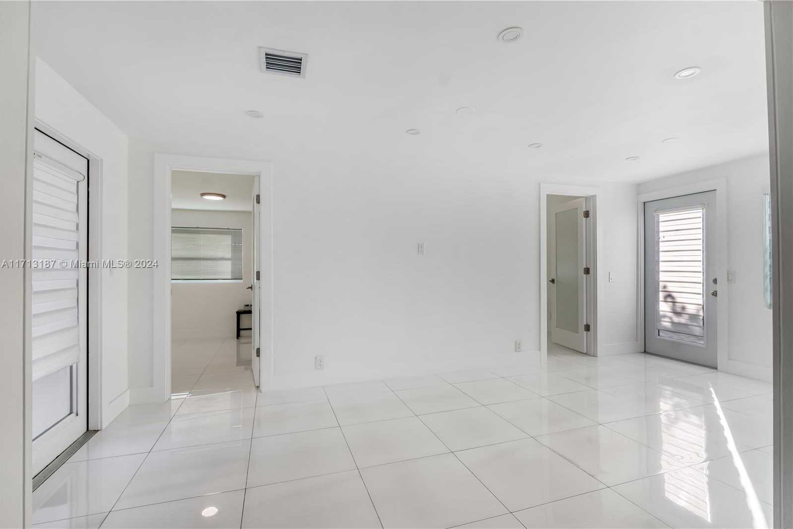 Small Image of 18361 NORTH EAST 7TH CT, North Miami Beach Number 25