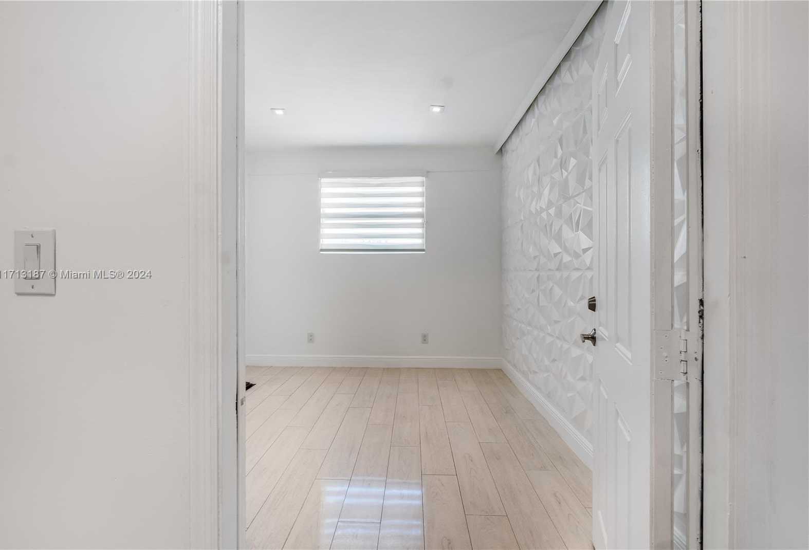 Small Image of 18361 NORTH EAST 7TH CT, North Miami Beach Number 27