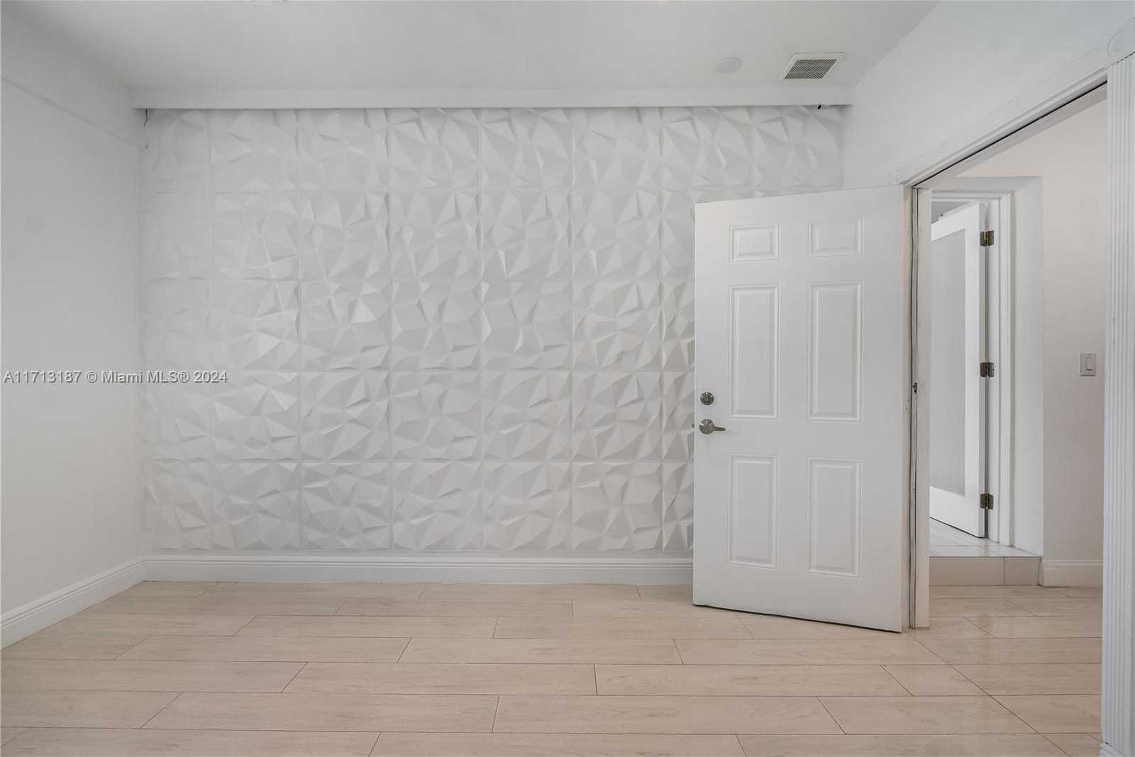 Small Image of 18361 NORTH EAST 7TH CT, North Miami Beach Number 32