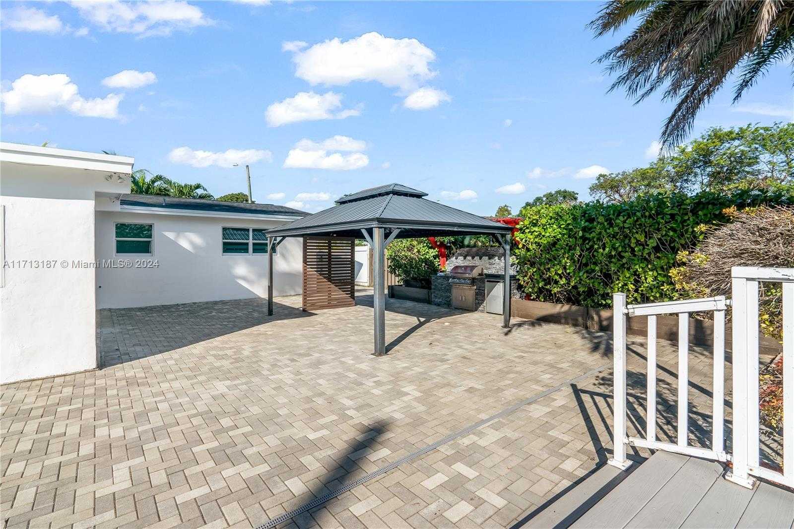 Small Image of 18361 NORTH EAST 7TH CT, North Miami Beach Number 37