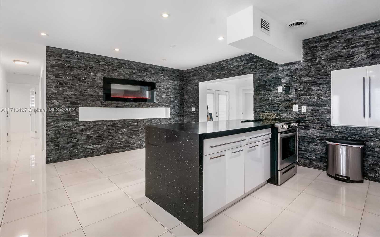 Small Image of 18361 NORTH EAST 7TH CT, North Miami Beach Number 6