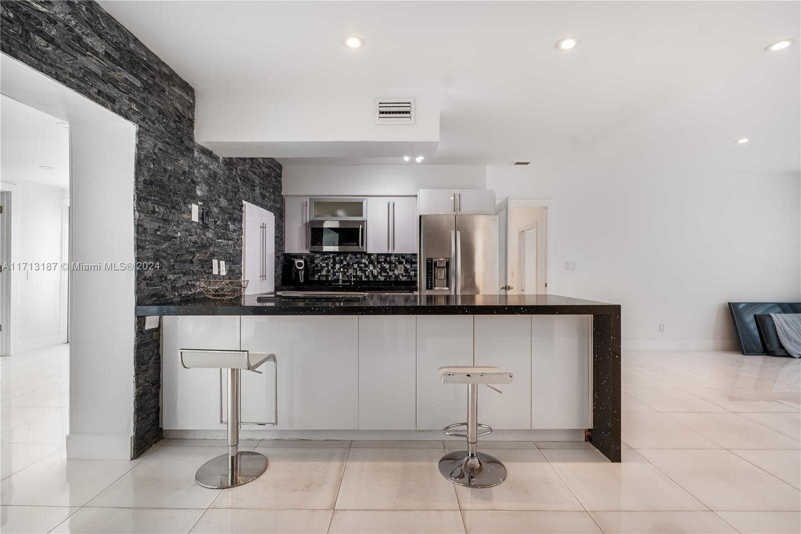 Small Image of 18361 NORTH EAST 7TH CT, North Miami Beach Number 8