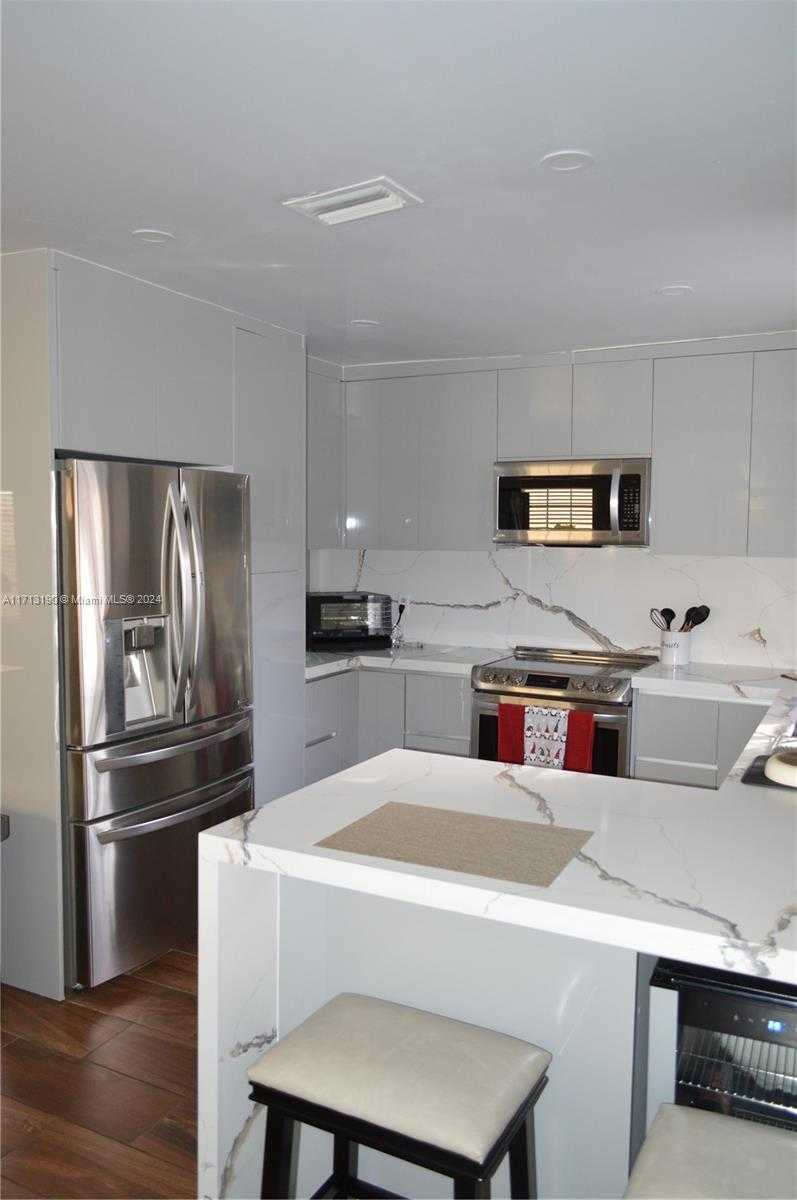Small Image of 9972 NORTH WEST 5TH CT, Plantation Number 12