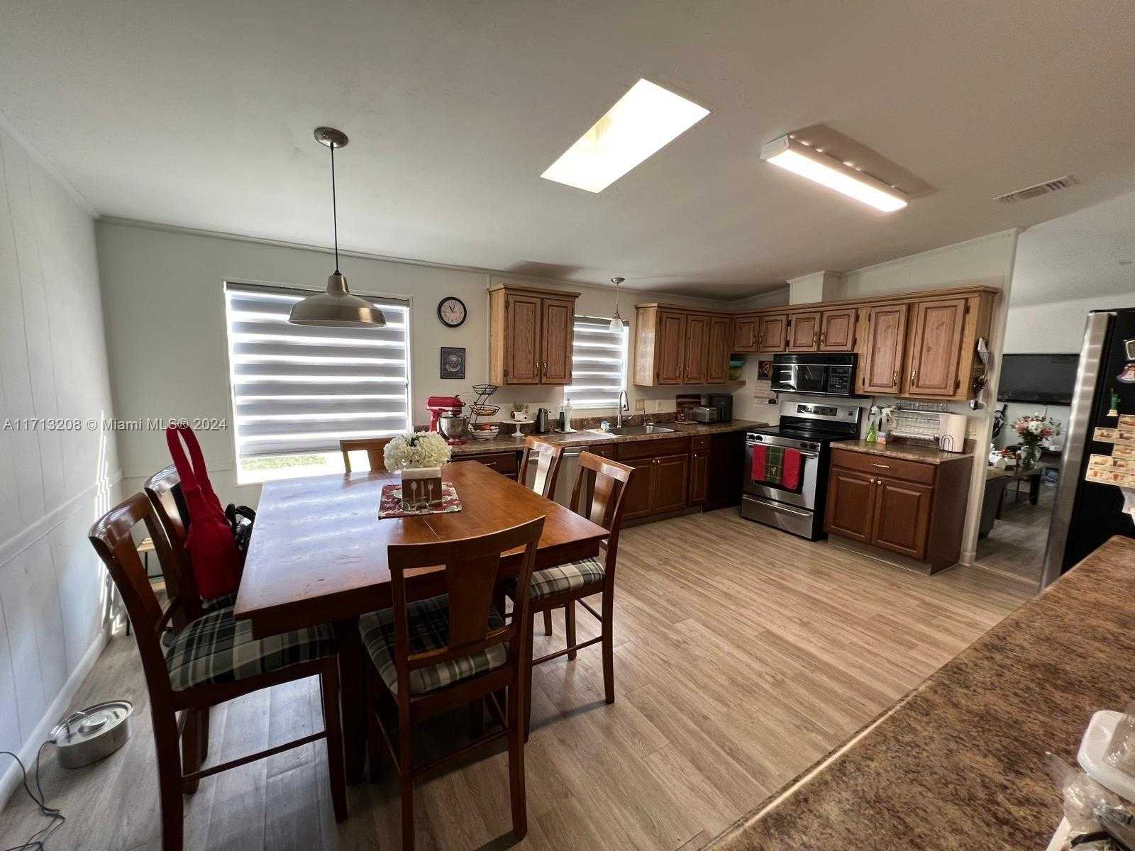 Small Image of 21780 NORTH WEST 2ND CT, Pembroke Pines Number 10