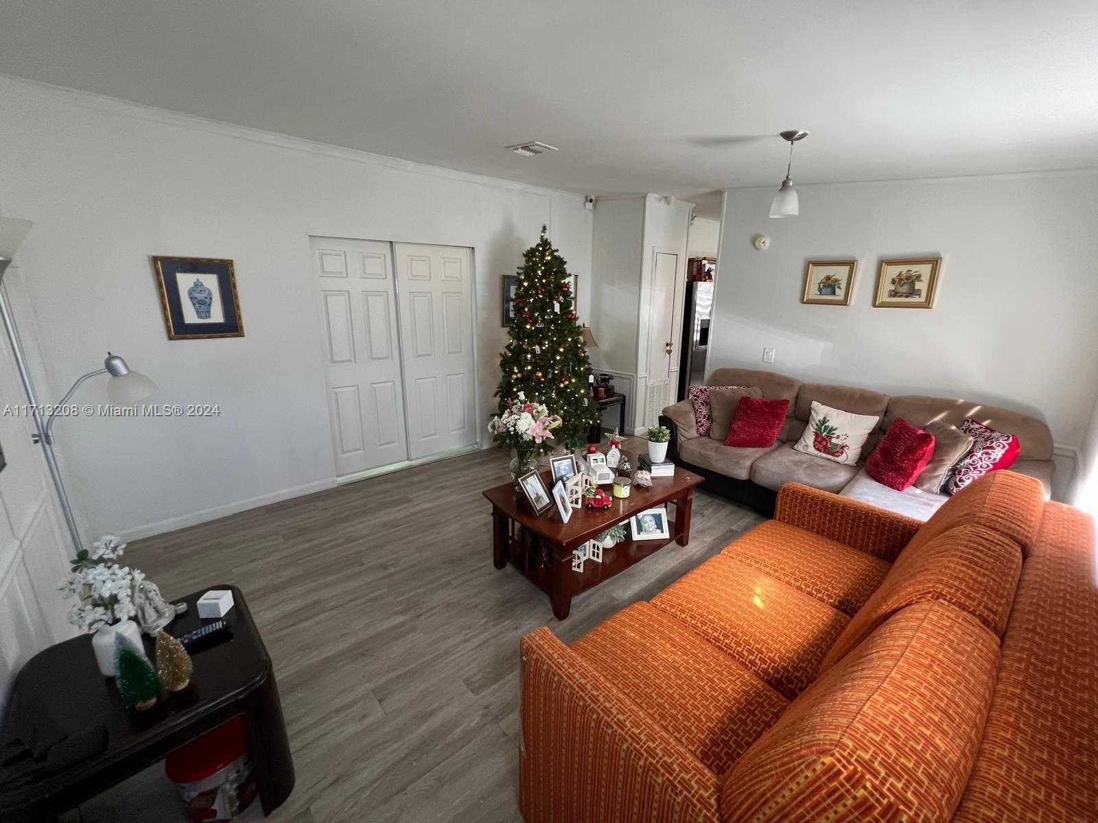 Small Image of 21780 NORTH WEST 2ND CT, Pembroke Pines Number 12