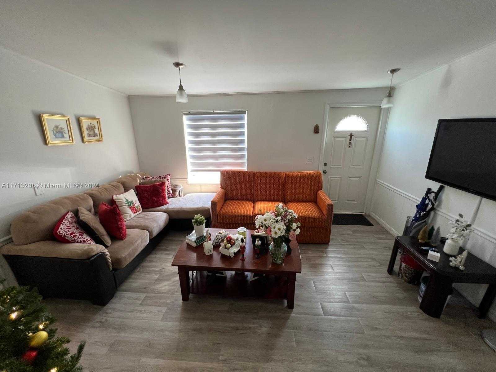 Small Image of 21780 NORTH WEST 2ND CT, Pembroke Pines Number 13