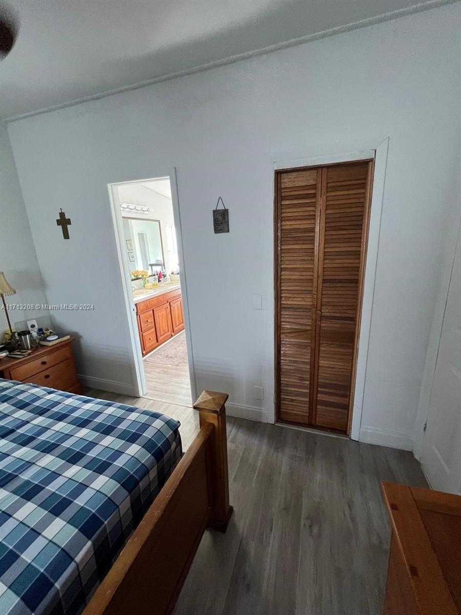 Small Image of 21780 NORTH WEST 2ND CT, Pembroke Pines Number 15