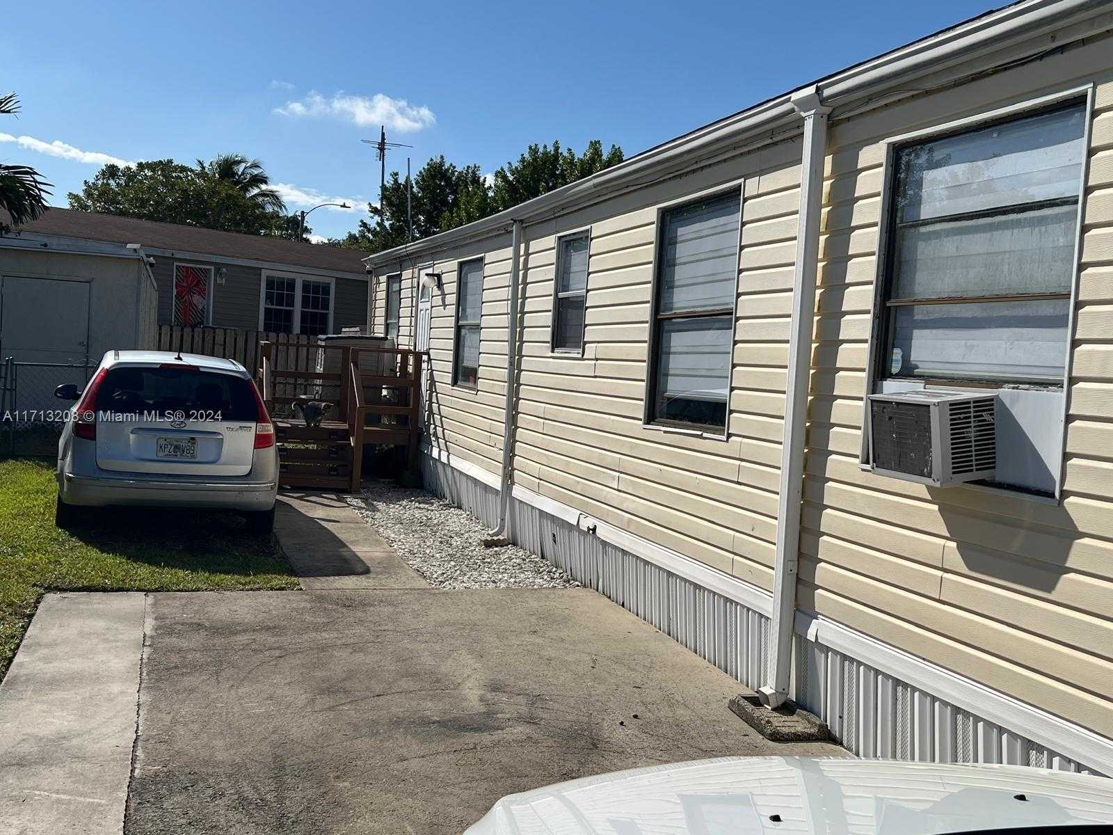 Small Image of 21780 NORTH WEST 2ND CT, Pembroke Pines Number 2