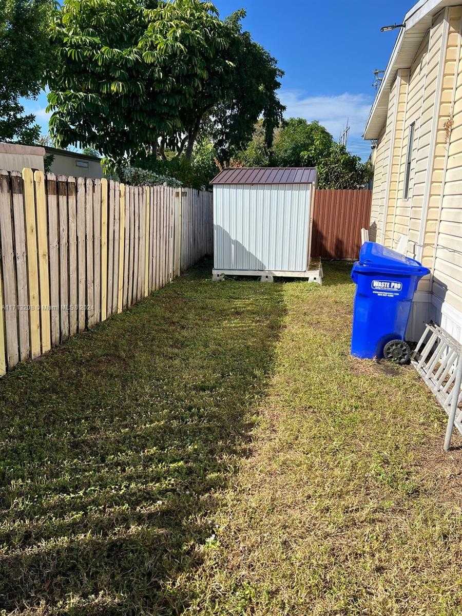 Small Image of 21780 NORTH WEST 2ND CT, Pembroke Pines Number 4