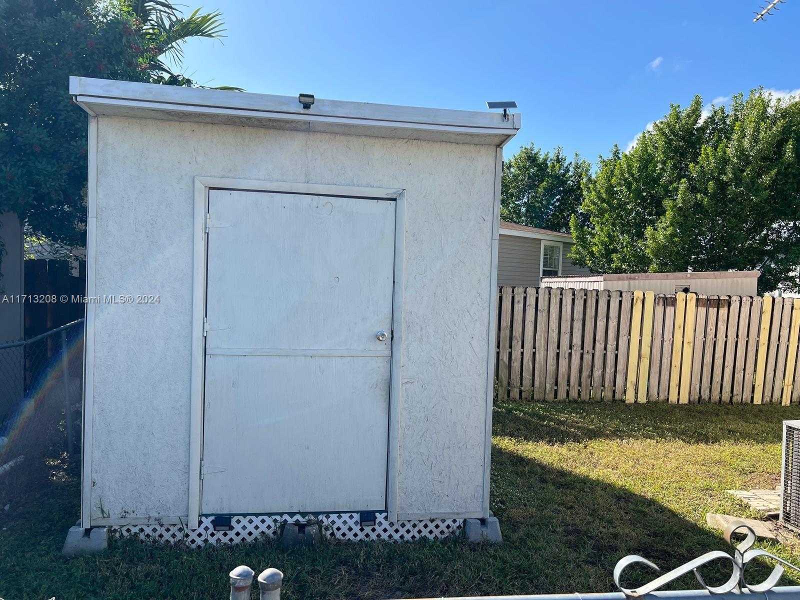 Small Image of 21780 NORTH WEST 2ND CT, Pembroke Pines Number 6