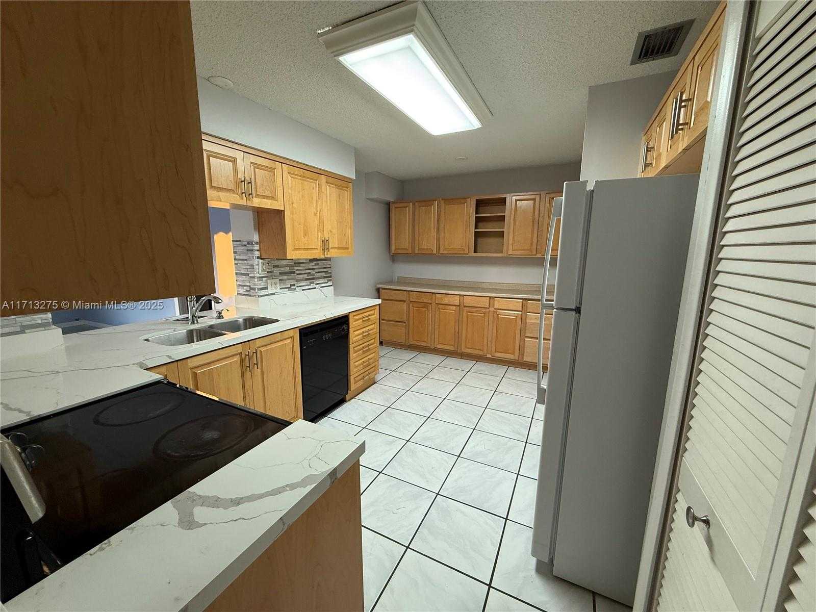 Small Image of 8441 NORTH WEST 8TH ST, Pembroke Pines Number 16