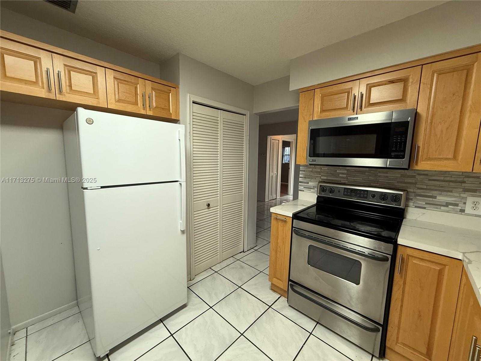 Small Image of 8441 NORTH WEST 8TH ST, Pembroke Pines Number 17