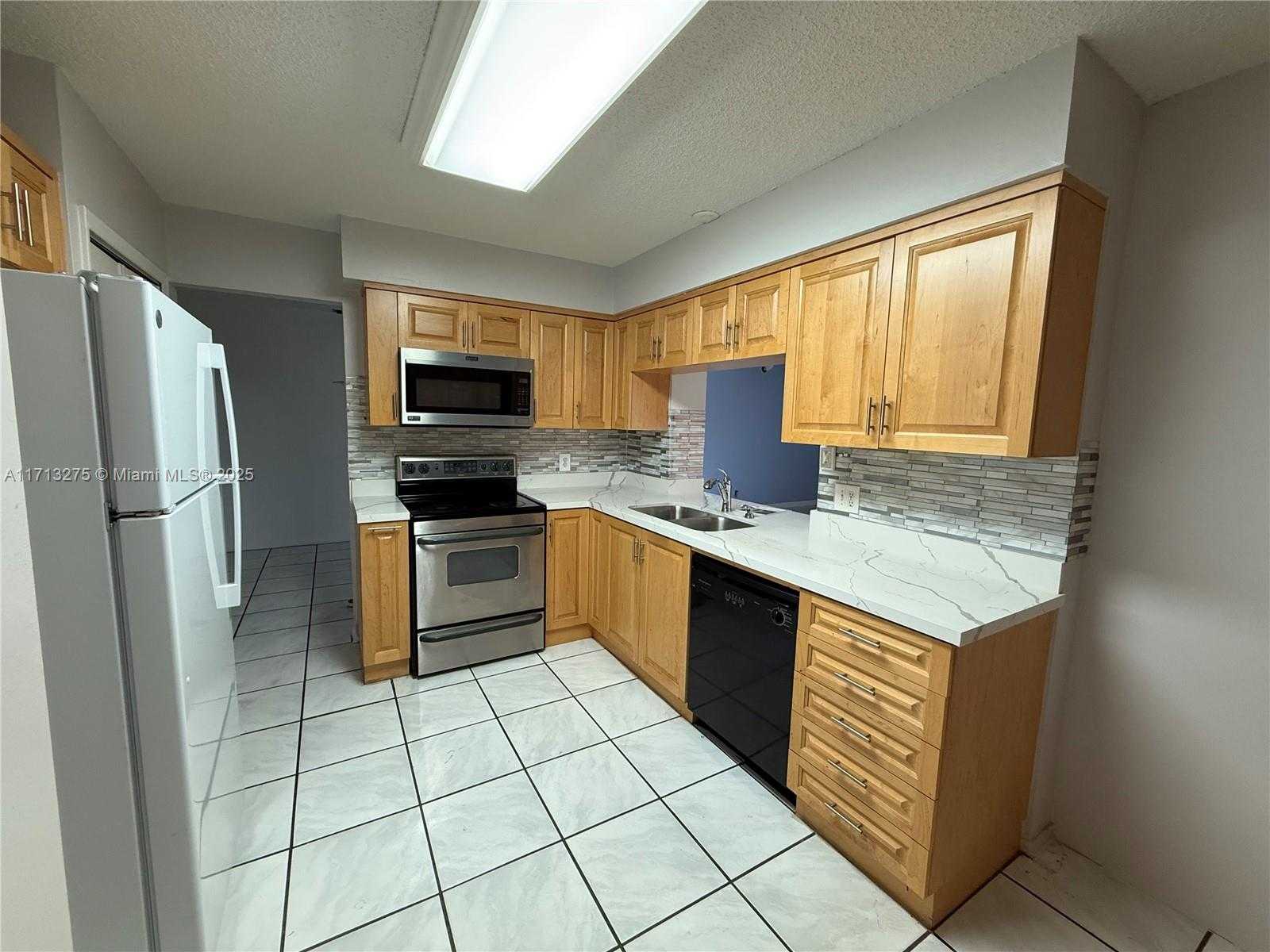 Small Image of 8441 NORTH WEST 8TH ST, Pembroke Pines Number 19