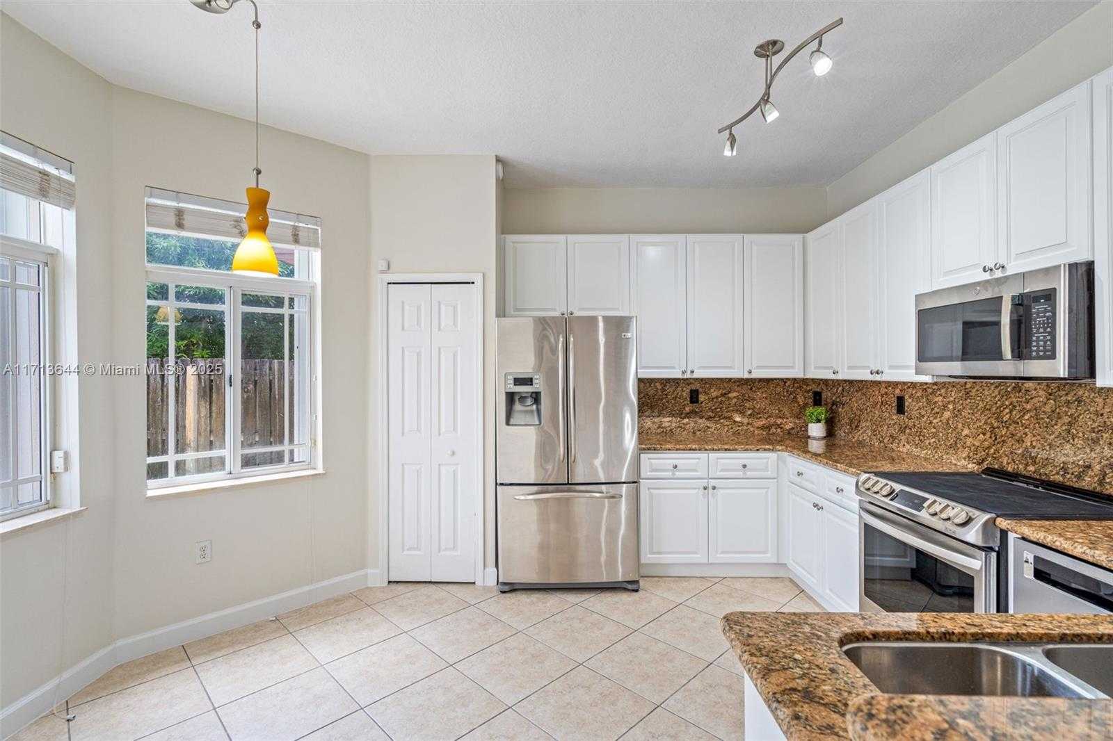 Small Image of 6423 SOUTH WEST 162ND PATH, Miami Number 11
