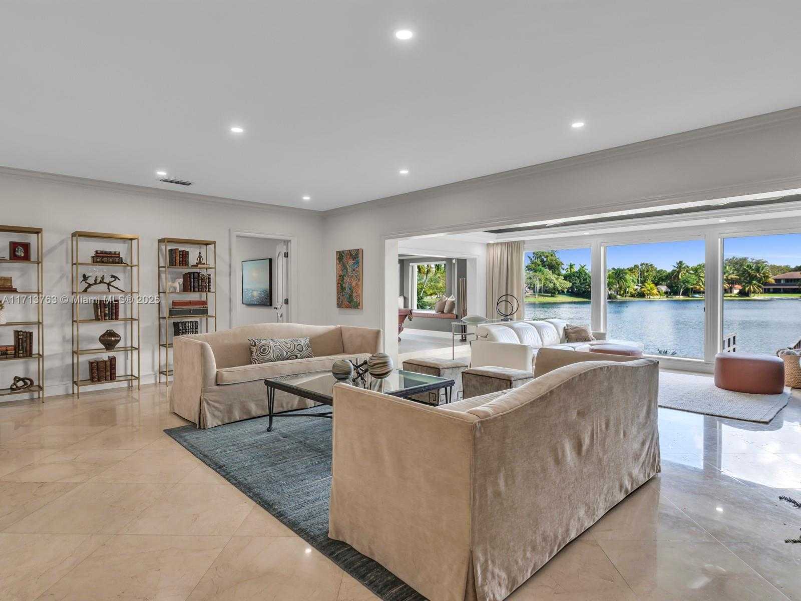 Small Image of 16111 WEST TROON CIR, Miami Lakes Number 11