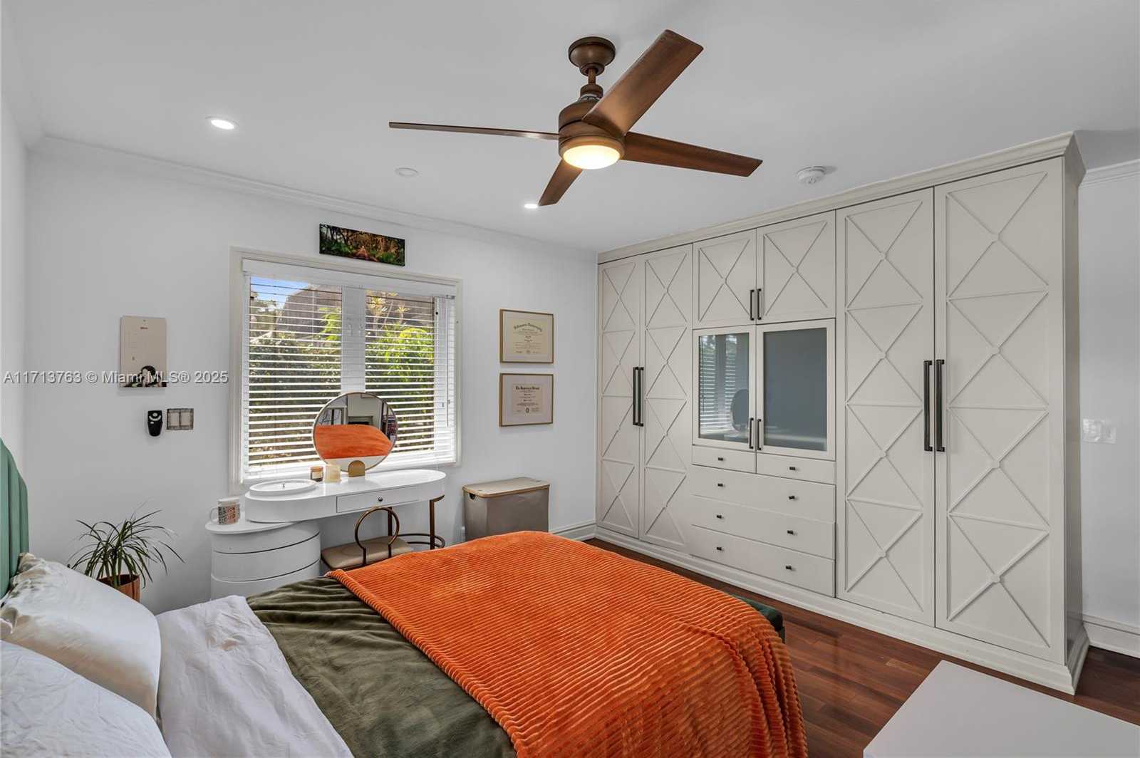 Small Image of 16111 WEST TROON CIR, Miami Lakes Number 19