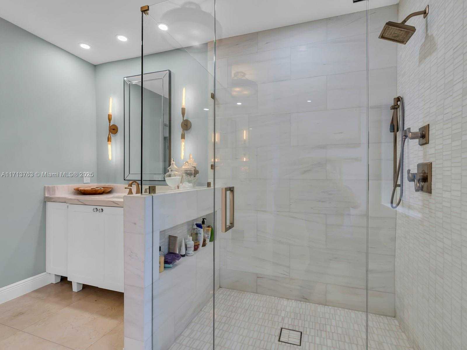 Small Image of 16111 WEST TROON CIR, Miami Lakes Number 21