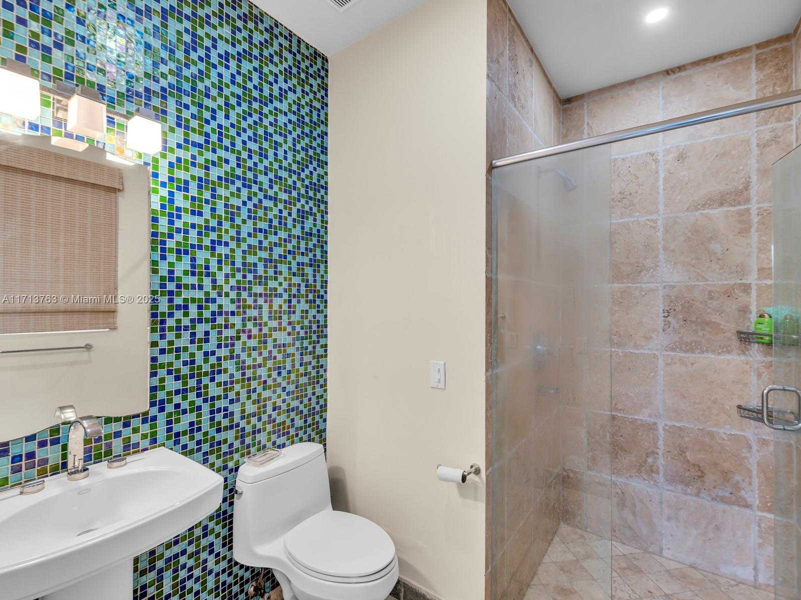 Small Image of 16111 WEST TROON CIR, Miami Lakes Number 23