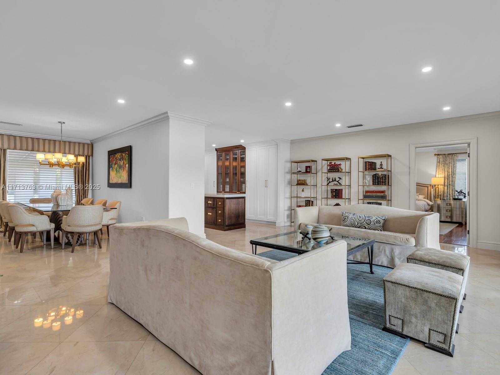 Small Image of 16111 WEST TROON CIR, Miami Lakes Number 25