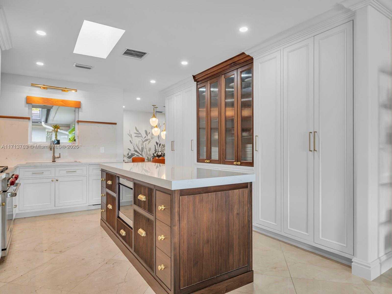 Small Image of 16111 WEST TROON CIR, Miami Lakes Number 27