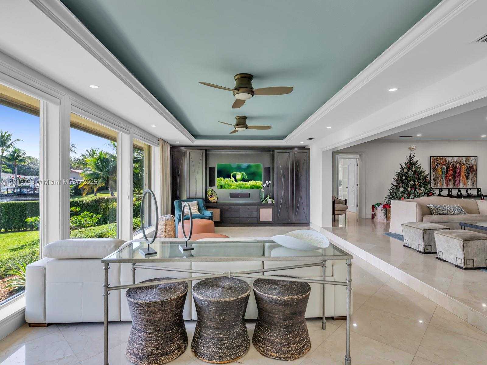 Small Image of 16111 WEST TROON CIR, Miami Lakes Number 32