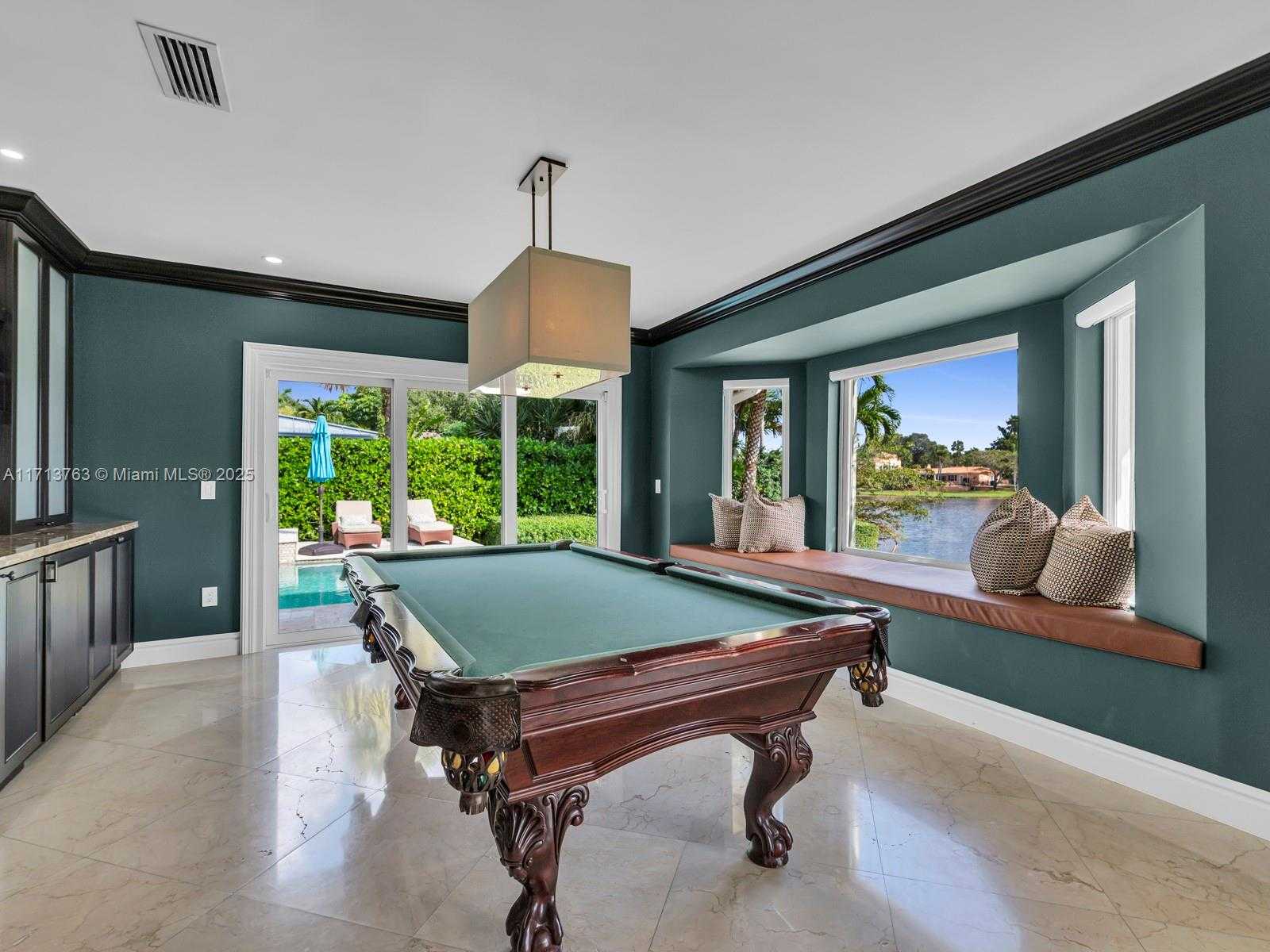 Small Image of 16111 WEST TROON CIR, Miami Lakes Number 33