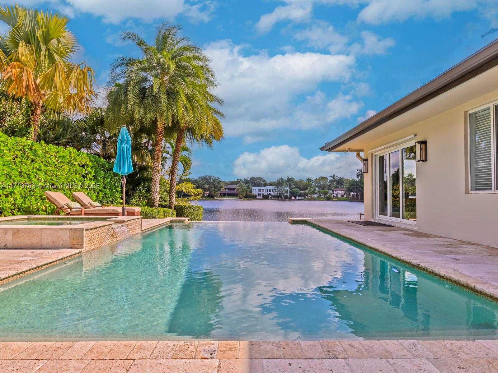Small Image of 16111 WEST TROON CIR, Miami Lakes Number 34