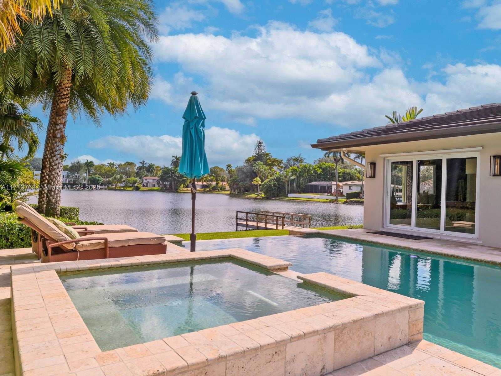 Small Image of 16111 WEST TROON CIR, Miami Lakes Number 35