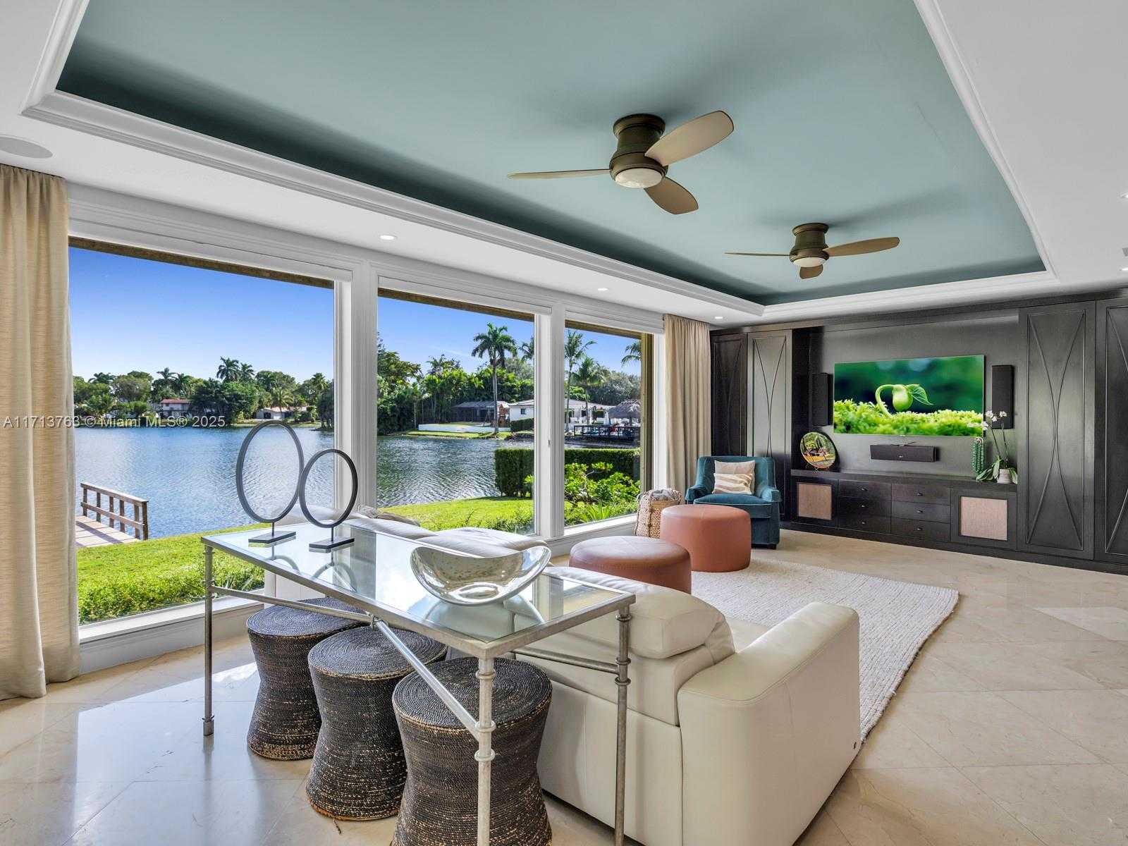 Small Image of 16111 WEST TROON CIR, Miami Lakes Number 4