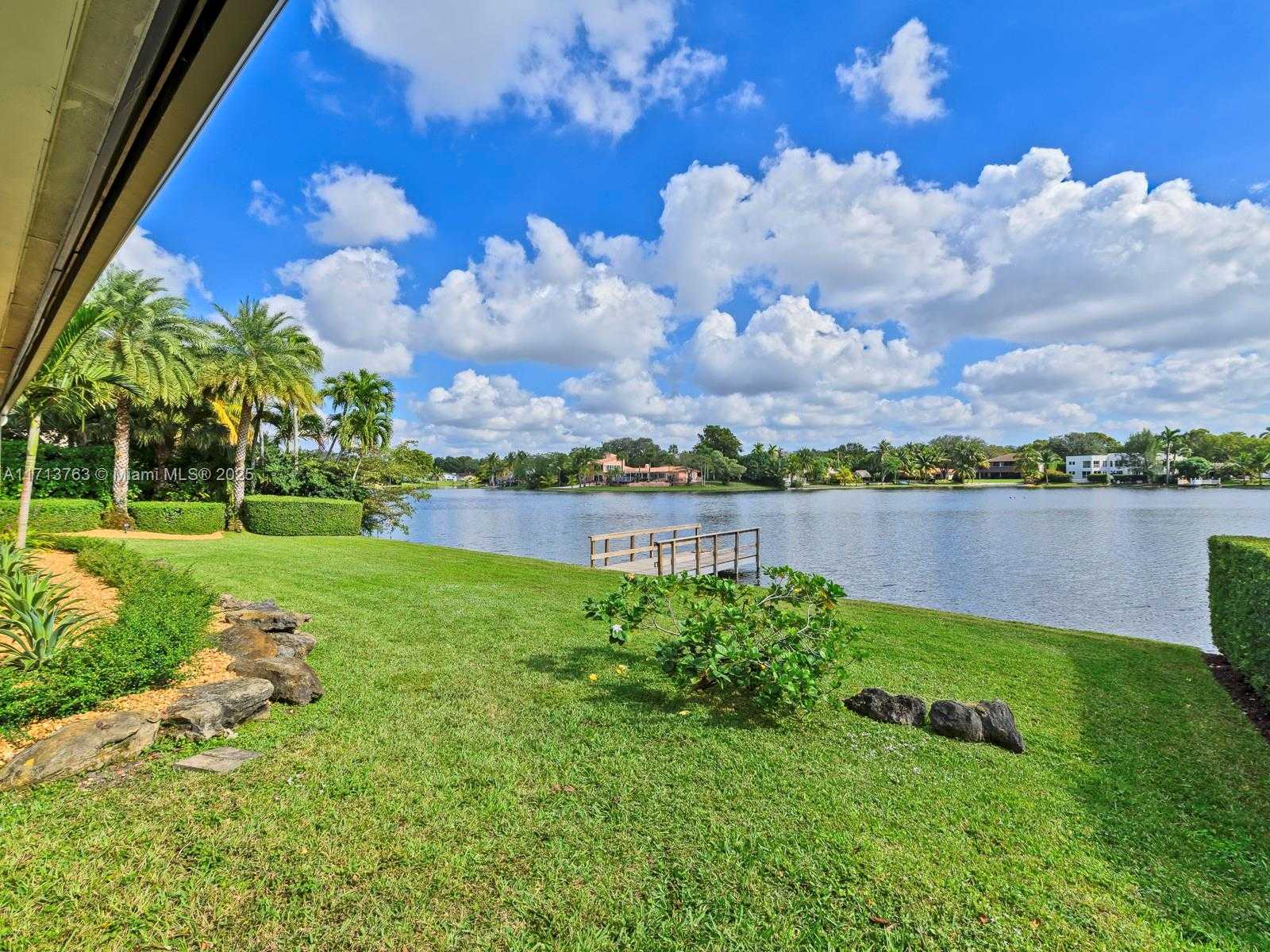 Small Image of 16111 WEST TROON CIR, Miami Lakes Number 42