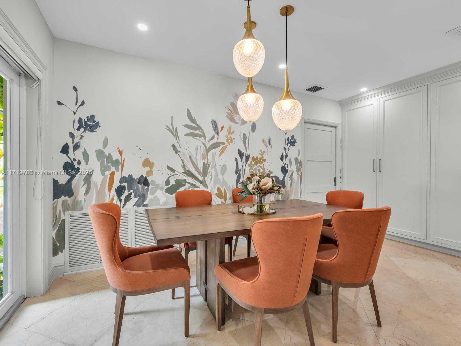 Small Image of 16111 WEST TROON CIR, Miami Lakes Number 5