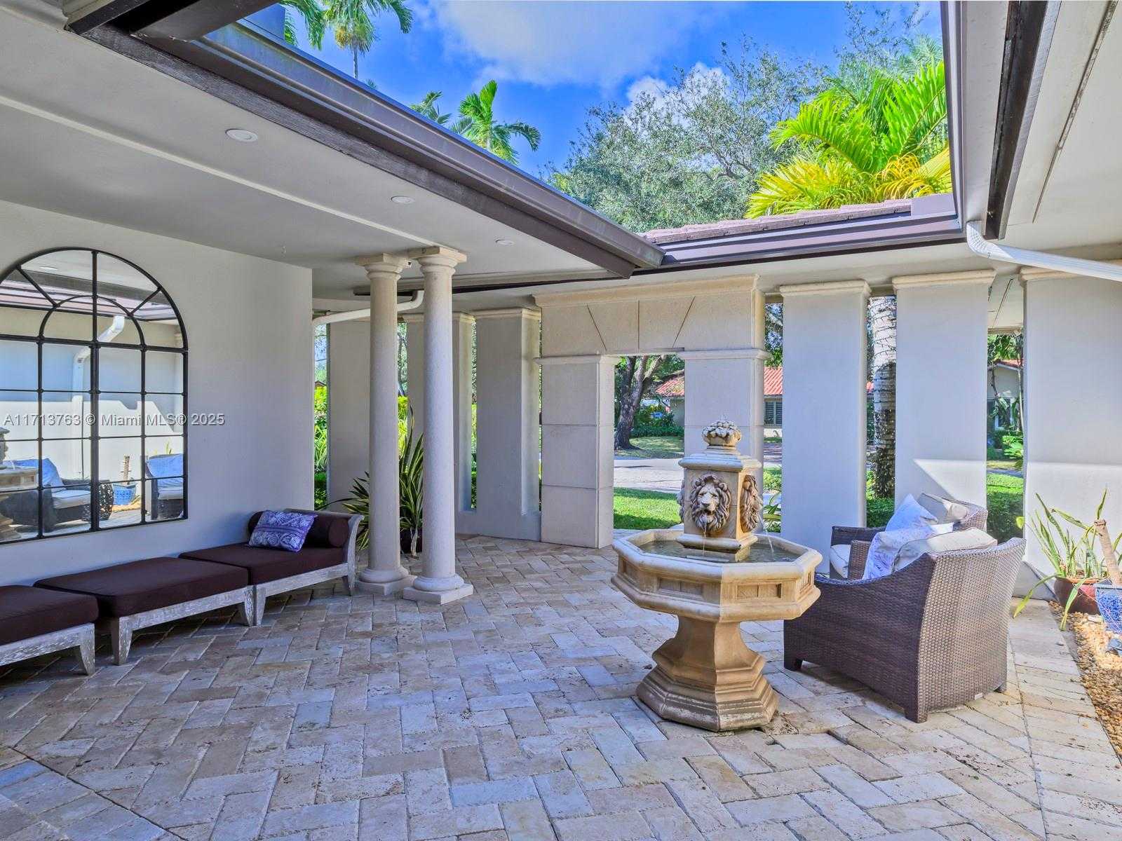 Small Image of 16111 WEST TROON CIR, Miami Lakes Number 53