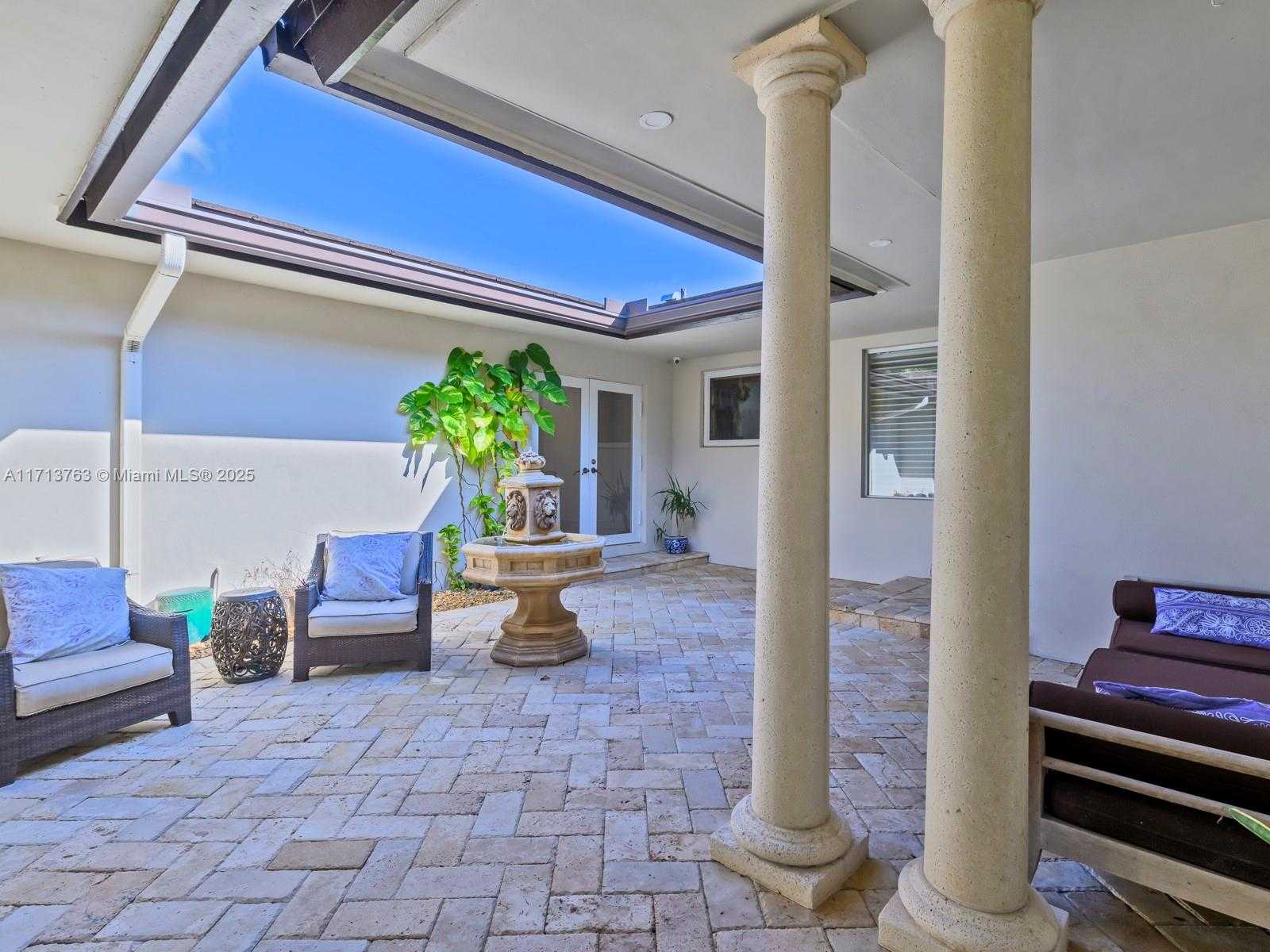 Small Image of 16111 WEST TROON CIR, Miami Lakes Number 54