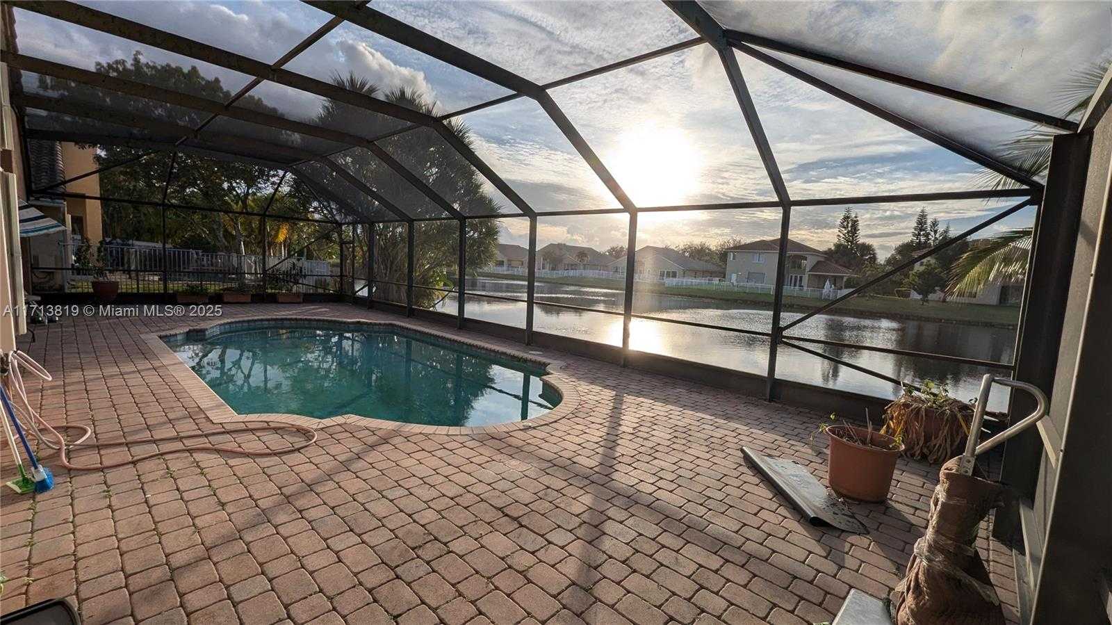 Small Image of 760 SOUTH WEST 190TH AVE, Pembroke Pines Number 10