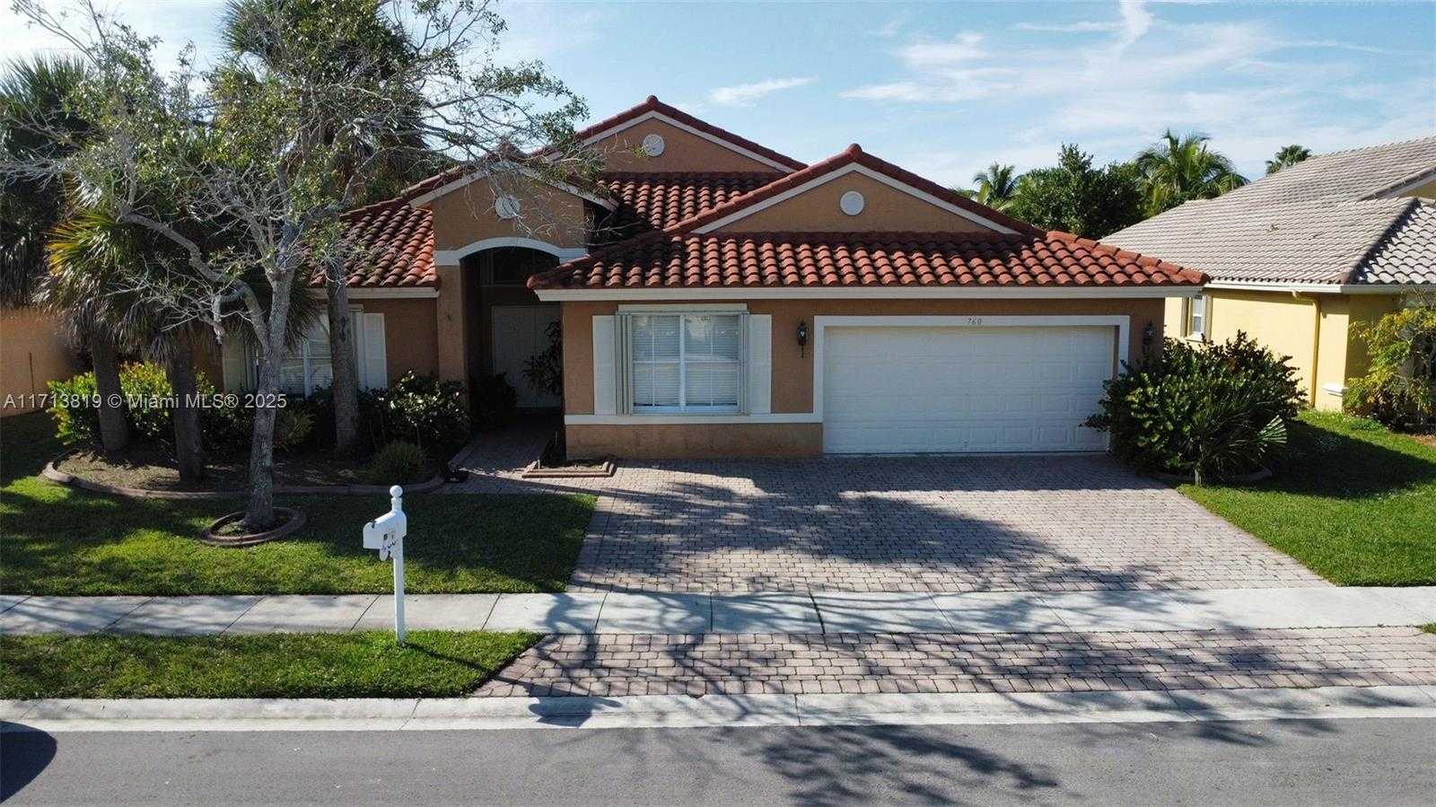 Small Image of 760 SOUTH WEST 190TH AVE, Pembroke Pines Number 2