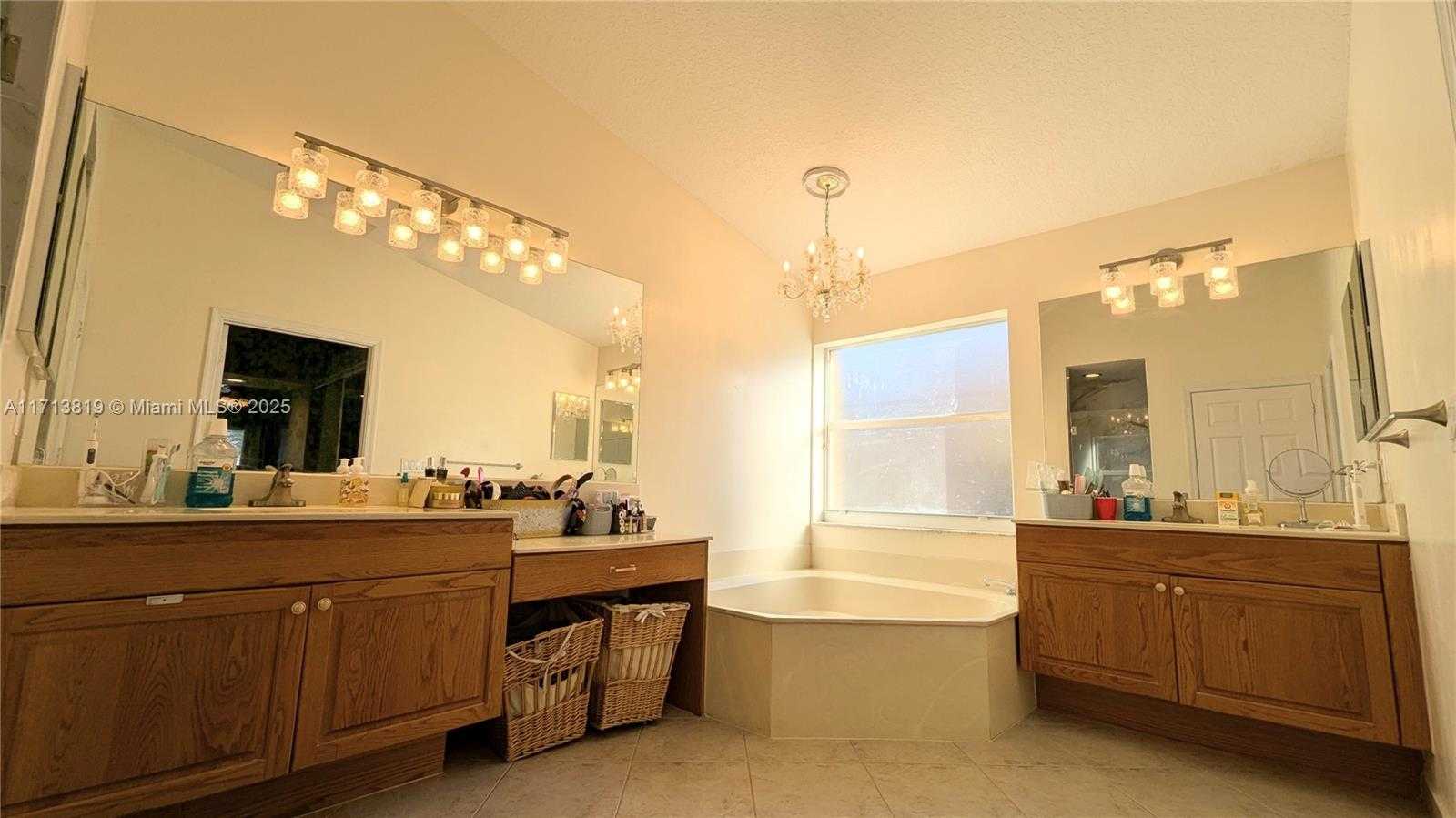 Small Image of 760 SOUTH WEST 190TH AVE, Pembroke Pines Number 20