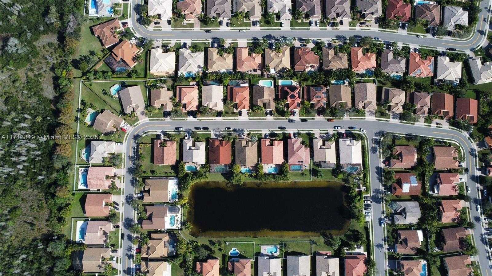 Small Image of 760 SOUTH WEST 190TH AVE, Pembroke Pines Number 34
