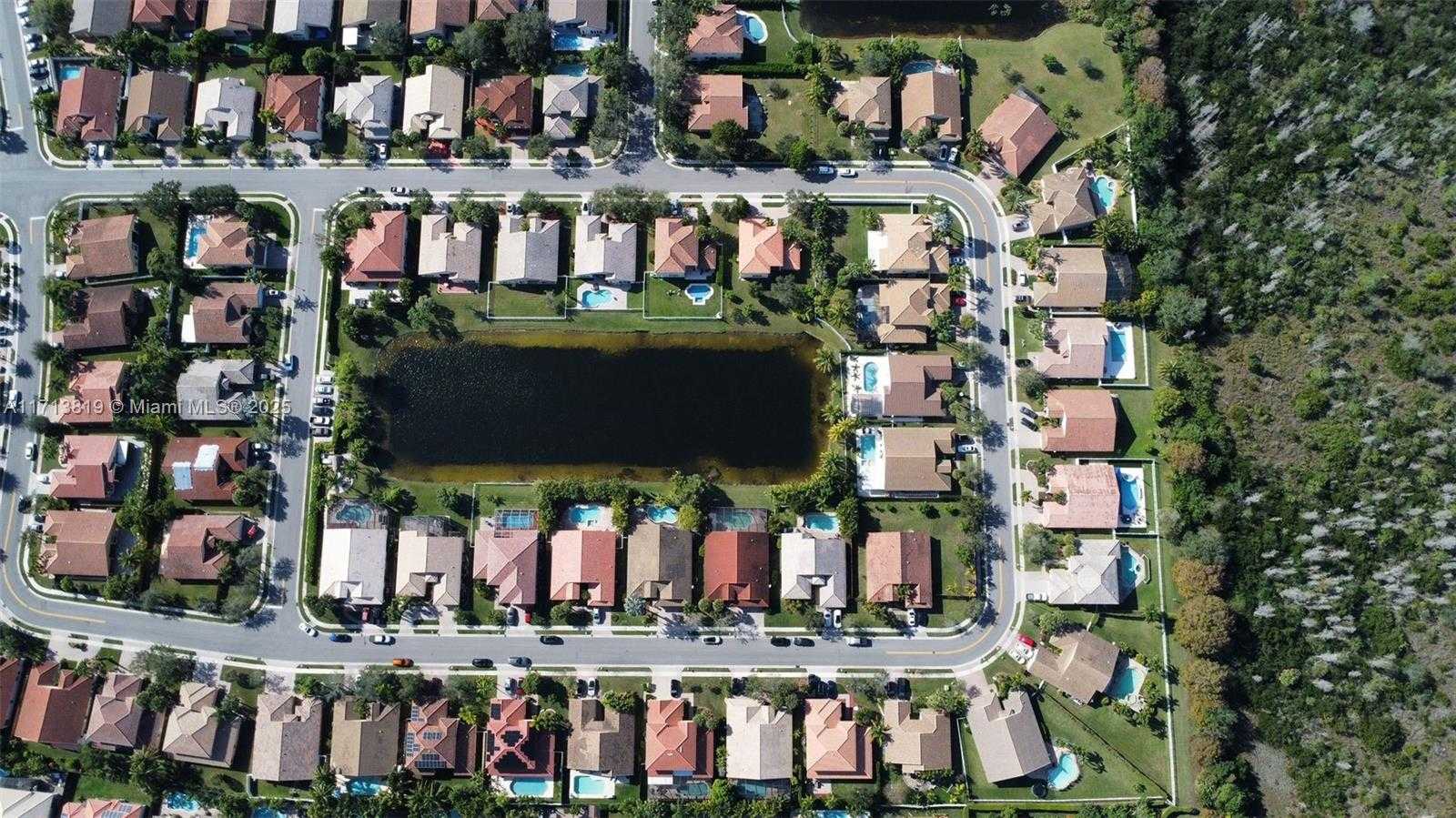 Small Image of 760 SOUTH WEST 190TH AVE, Pembroke Pines Number 35