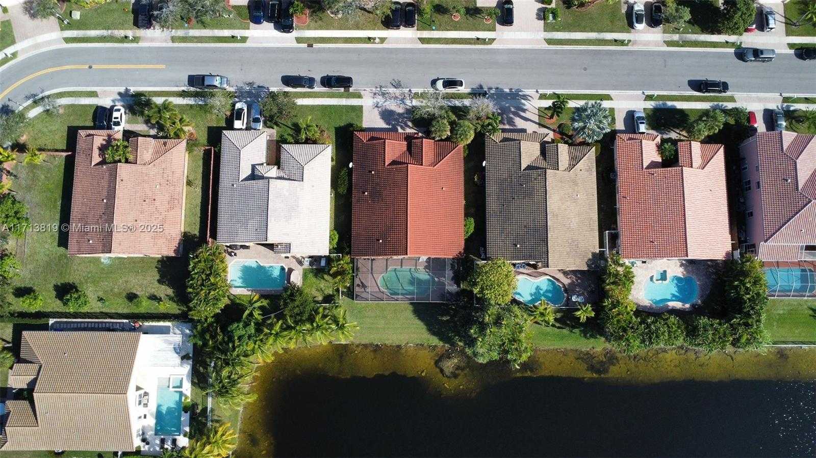 Small Image of 760 SOUTH WEST 190TH AVE, Pembroke Pines Number 9