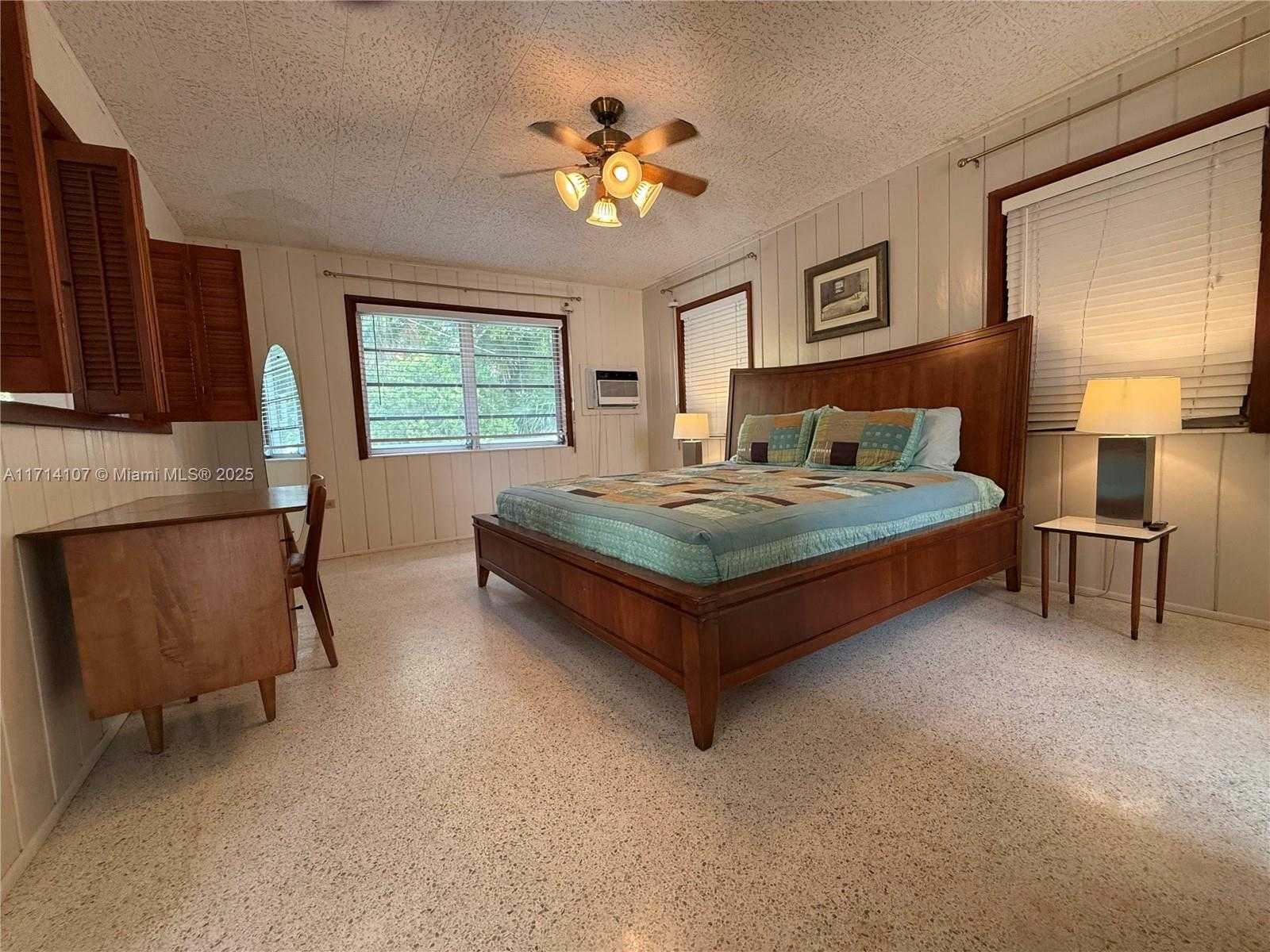 Small Image of 56 PELICAN RD, Marathon Number 9