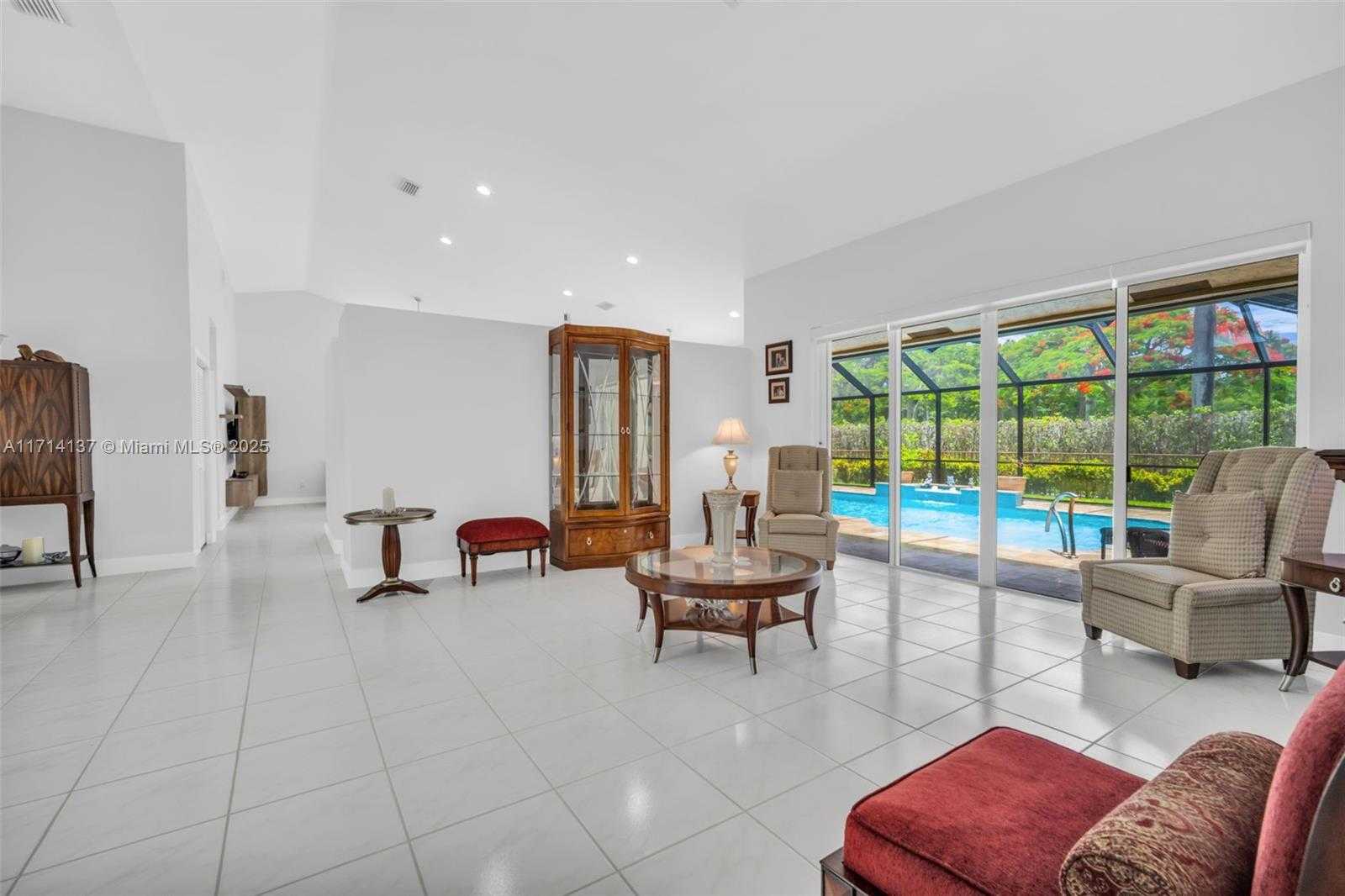 Small Image of 821 EAST CYPRESS POINTE DR E, Pembroke Pines Number 18