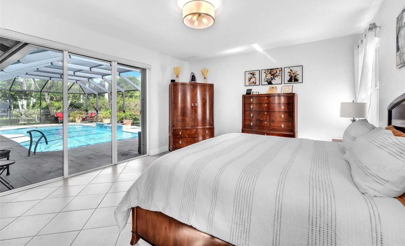 Small Image of 821 EAST CYPRESS POINTE DR E, Pembroke Pines Number 19
